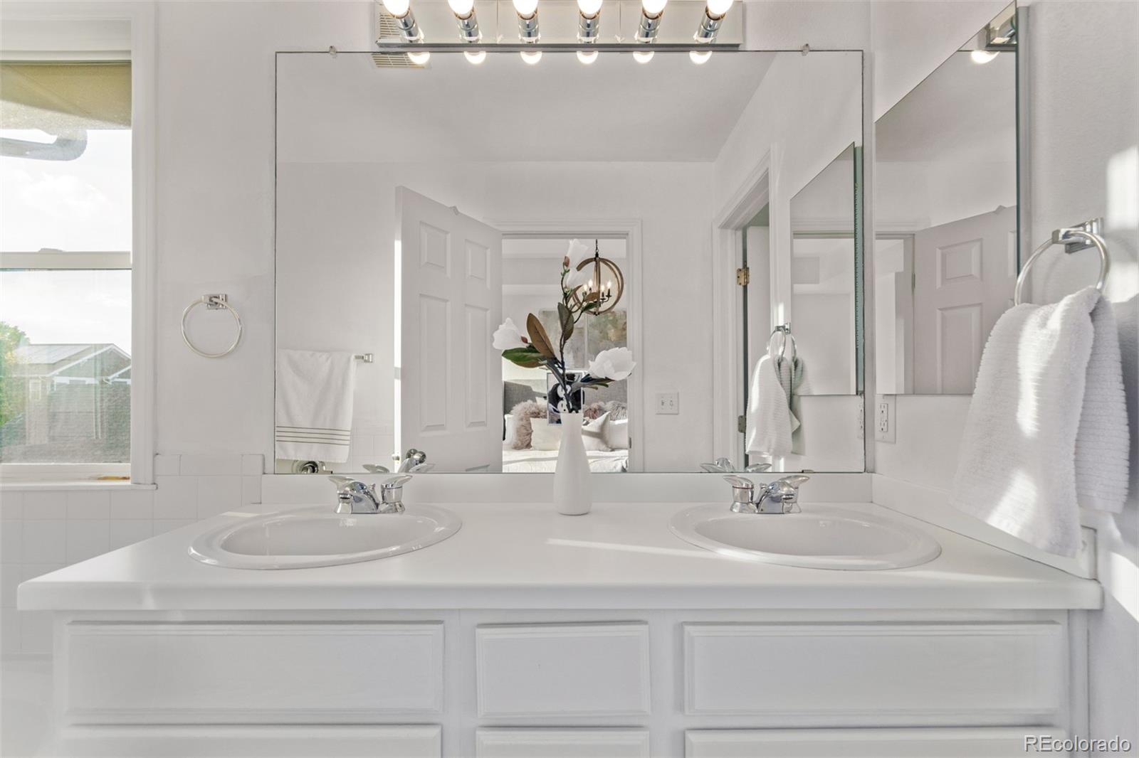 MLS Image #24 for 2345  akron street,denver, Colorado