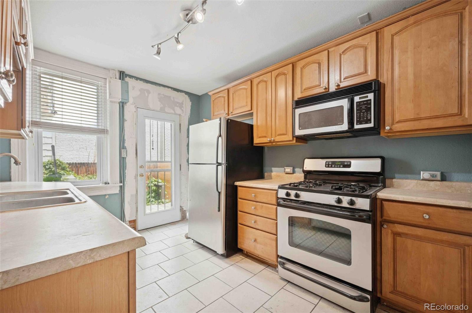 MLS Image #7 for 709  27th street,denver, Colorado