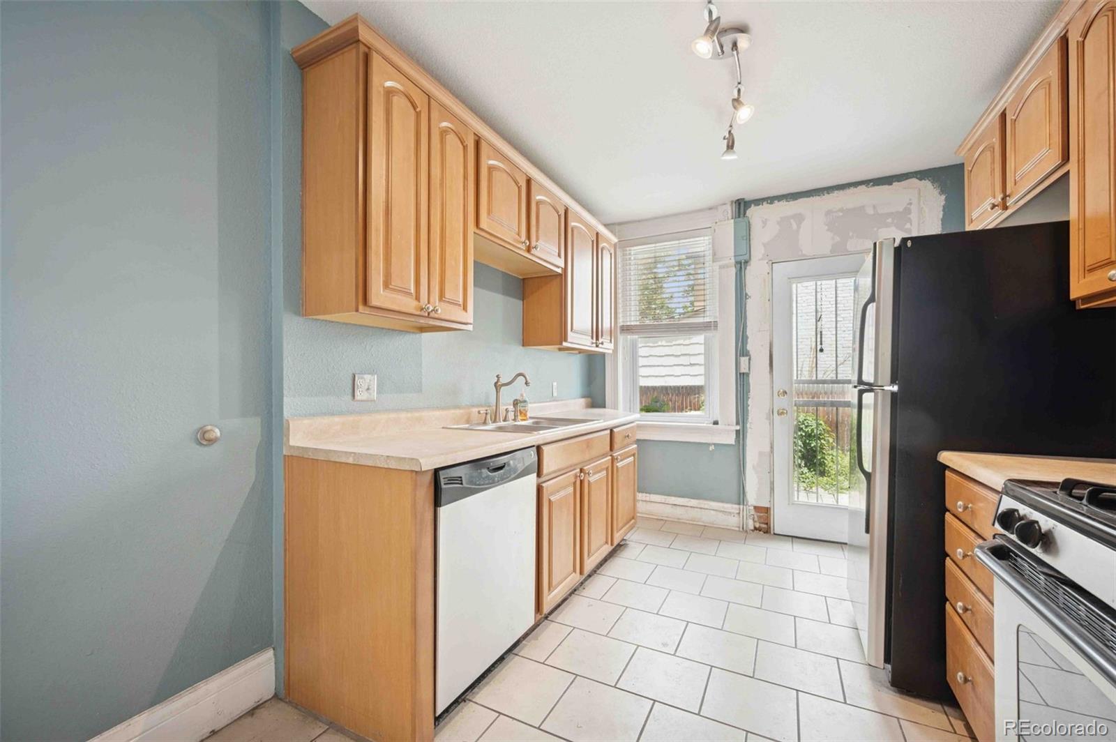 MLS Image #8 for 709  27th street,denver, Colorado