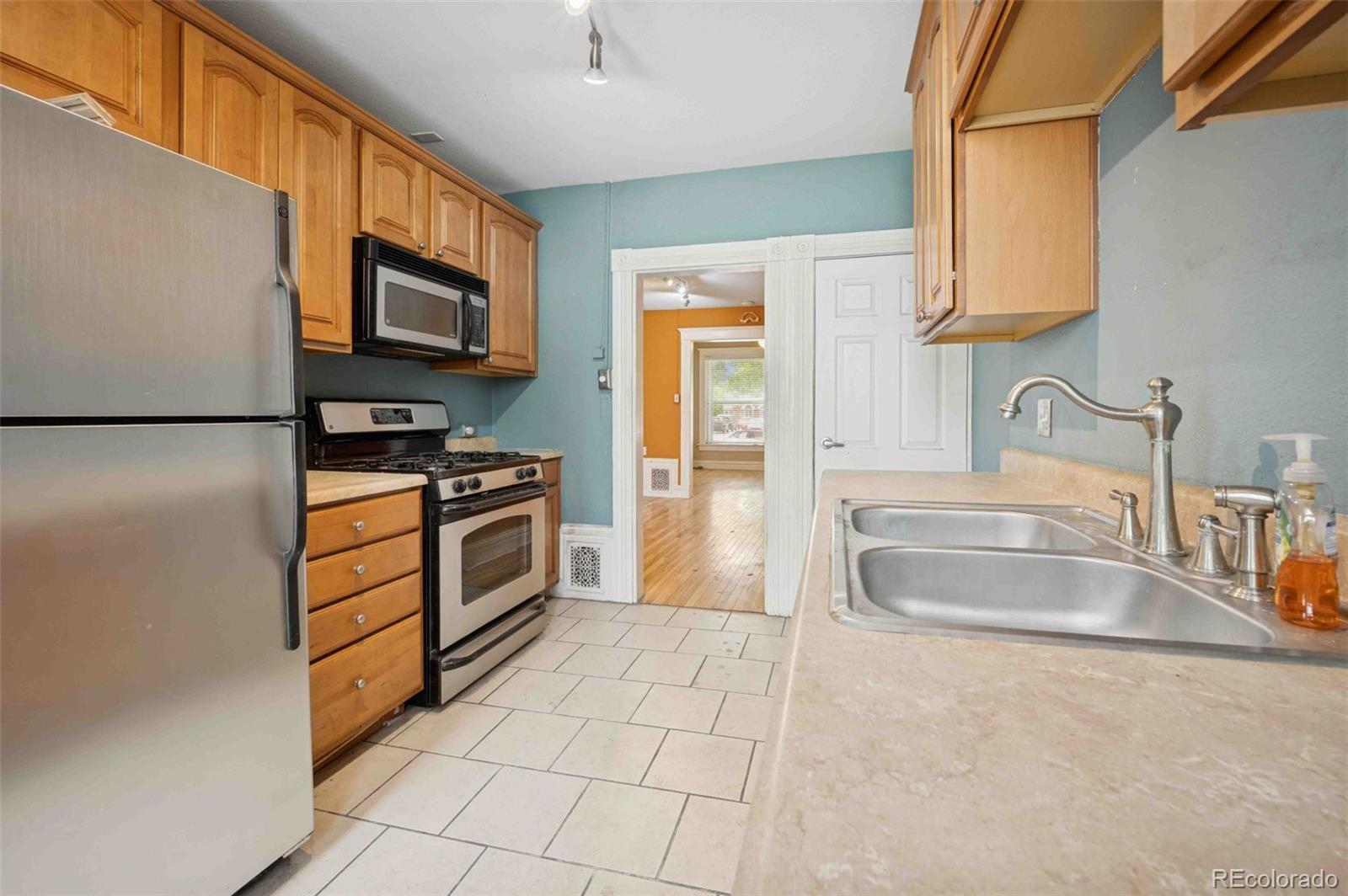 MLS Image #9 for 709  27th street,denver, Colorado