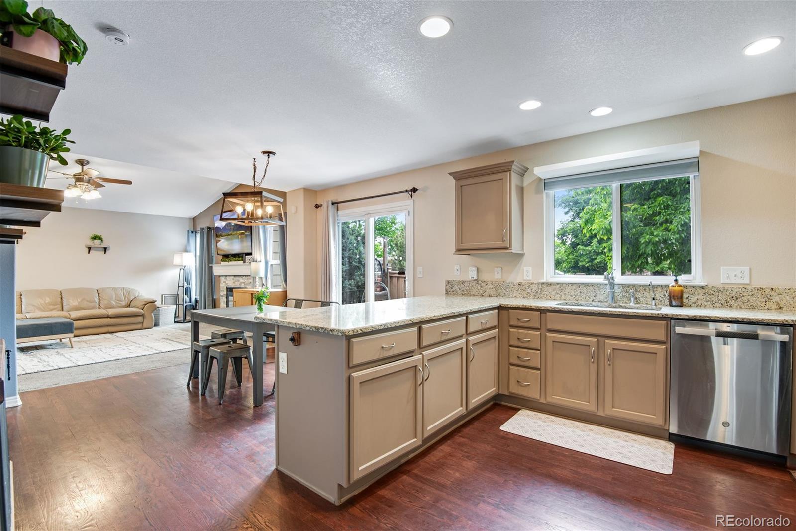 MLS Image #15 for 1179 s alton court,denver, Colorado