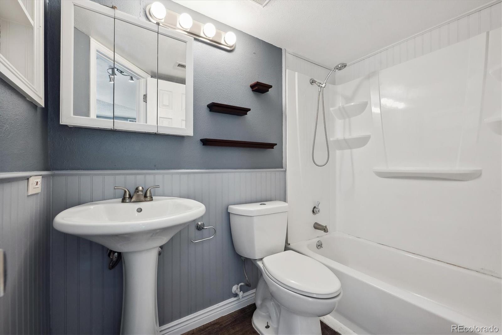 MLS Image #12 for 5250 s huron way,littleton, Colorado