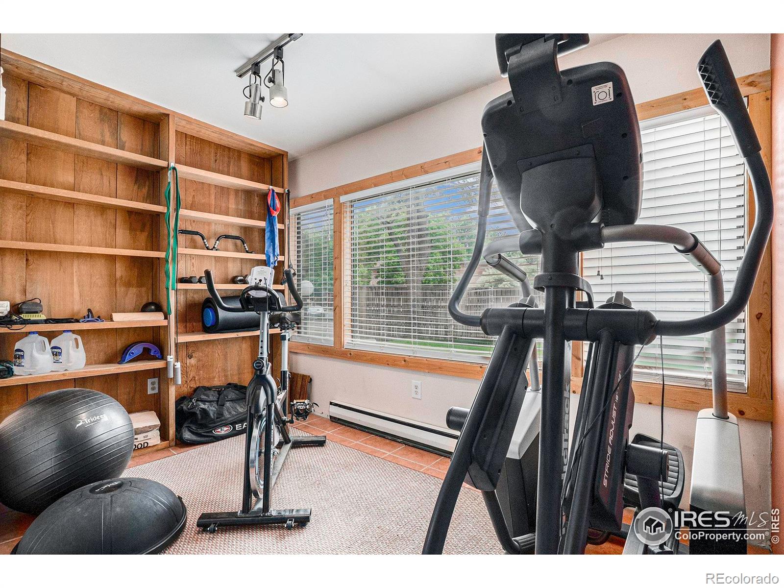 MLS Image #4 for 2525 s dayton way,denver, Colorado