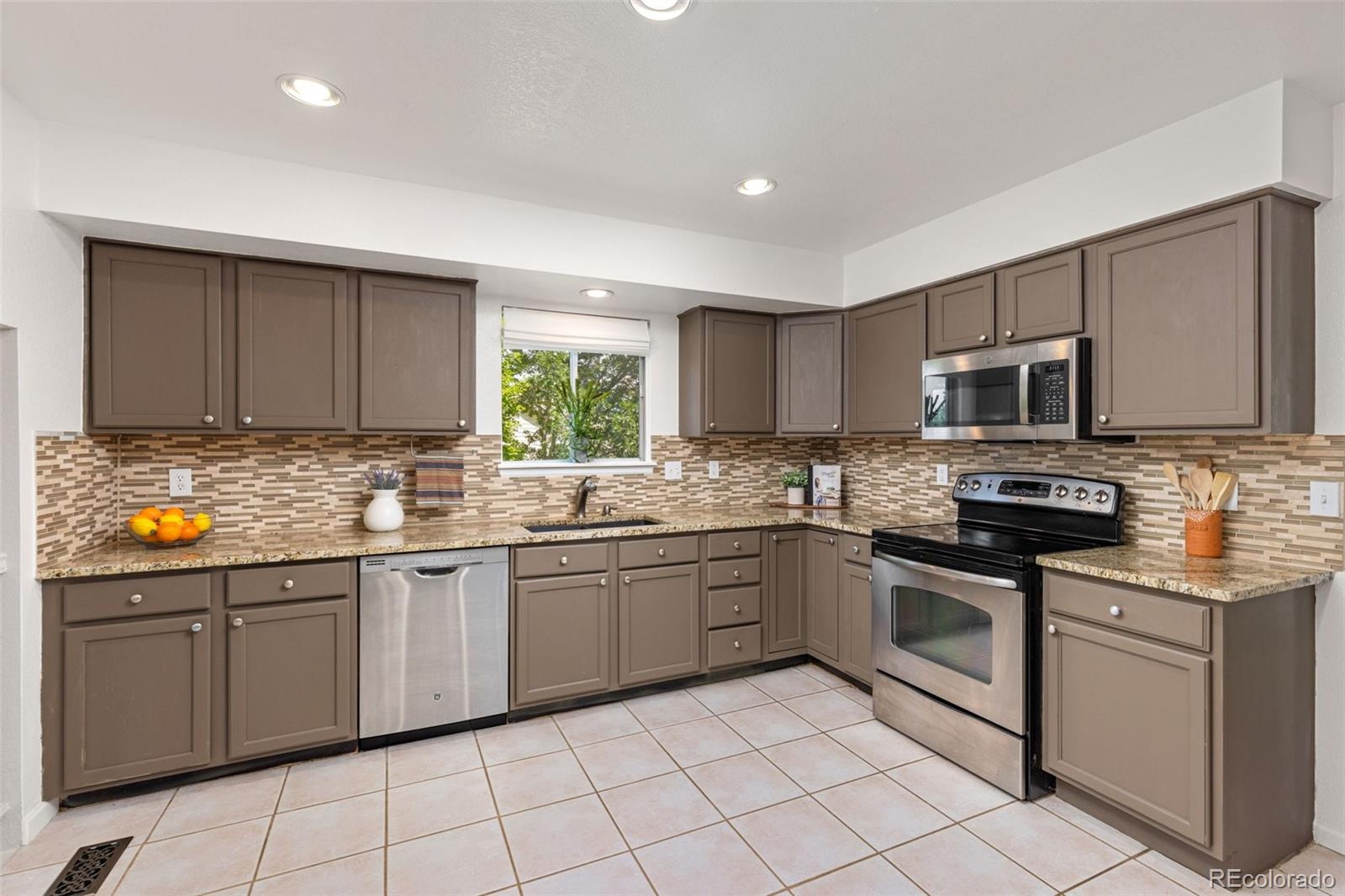 MLS Image #8 for 5931 s rock creek drive,castle rock, Colorado
