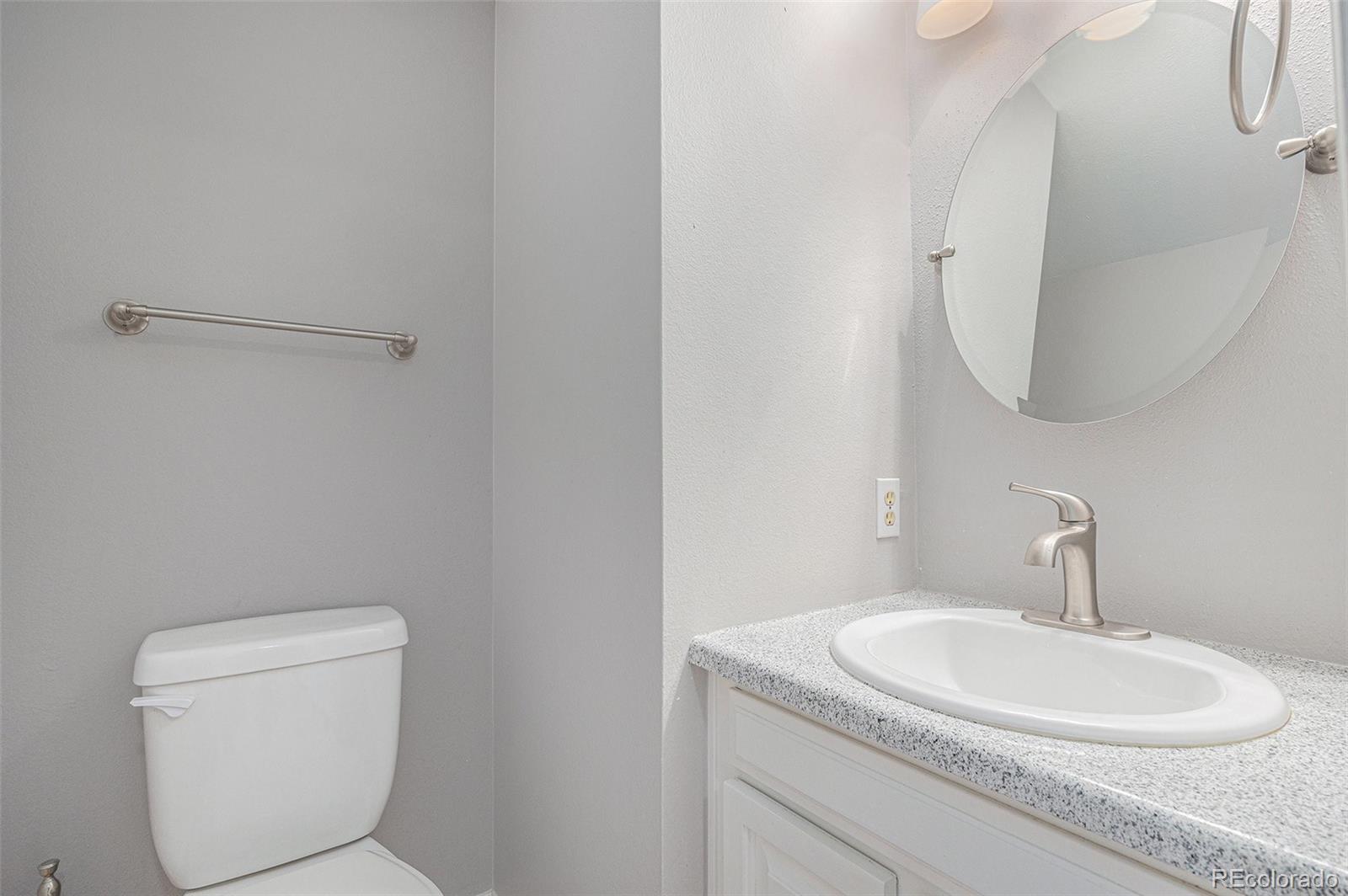 MLS Image #10 for 9031 e amherst drive,denver, Colorado