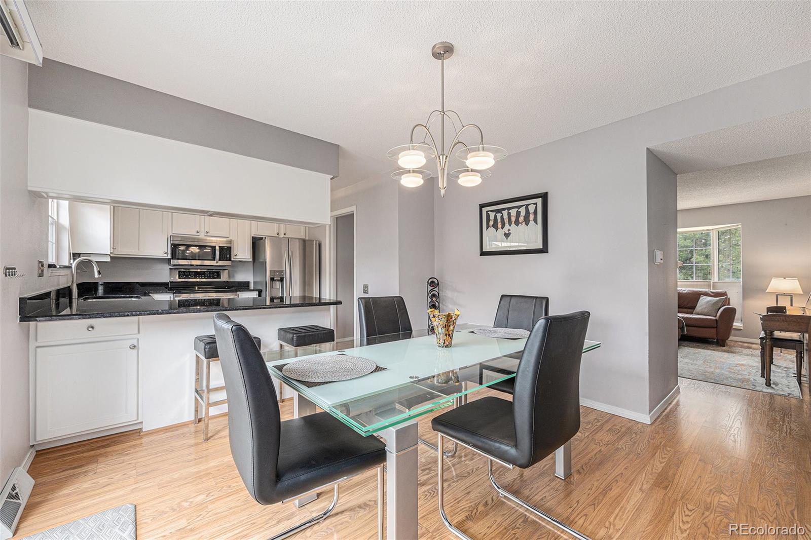 MLS Image #6 for 9031 e amherst drive,denver, Colorado
