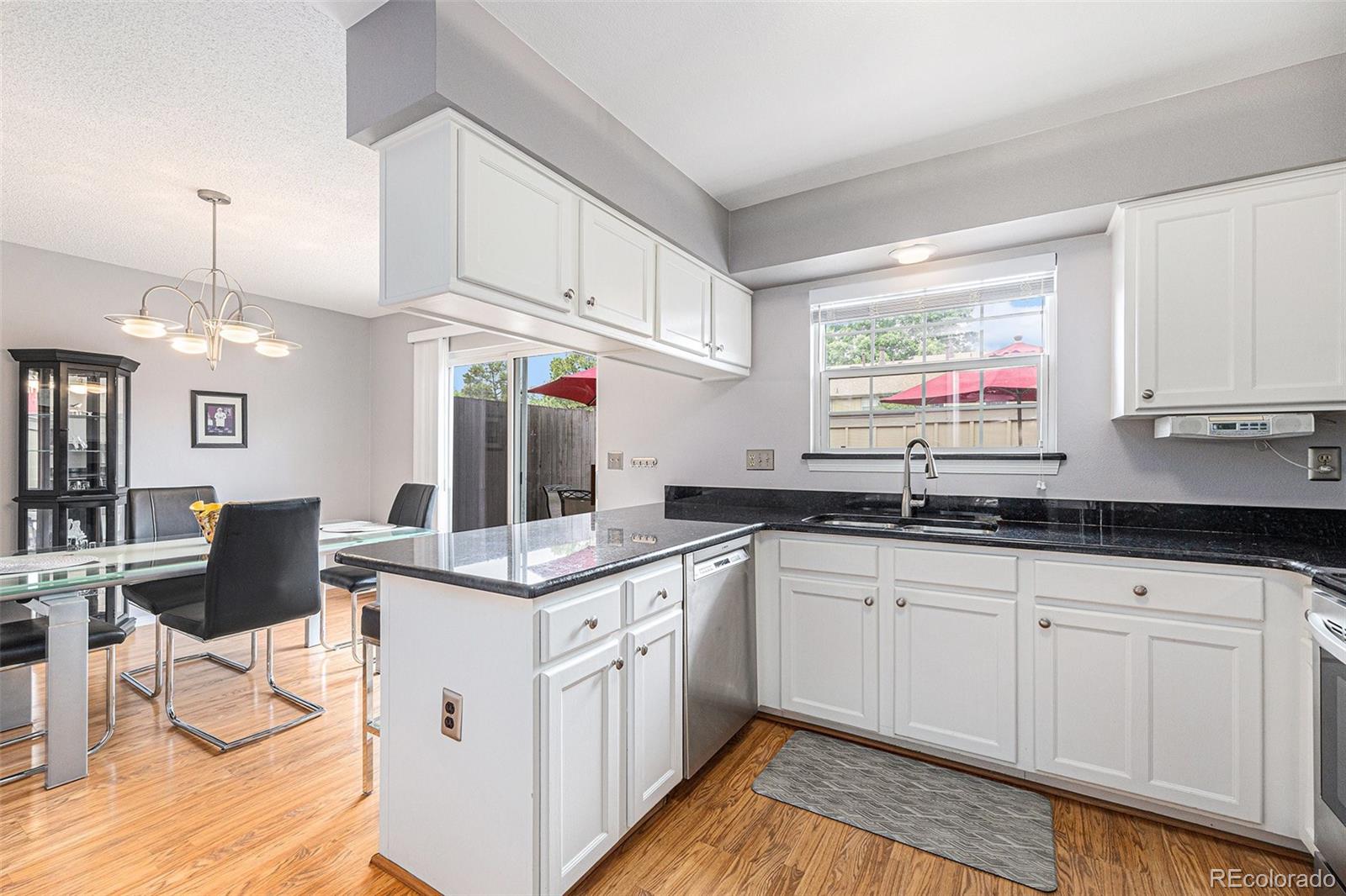 MLS Image #8 for 9031 e amherst drive,denver, Colorado