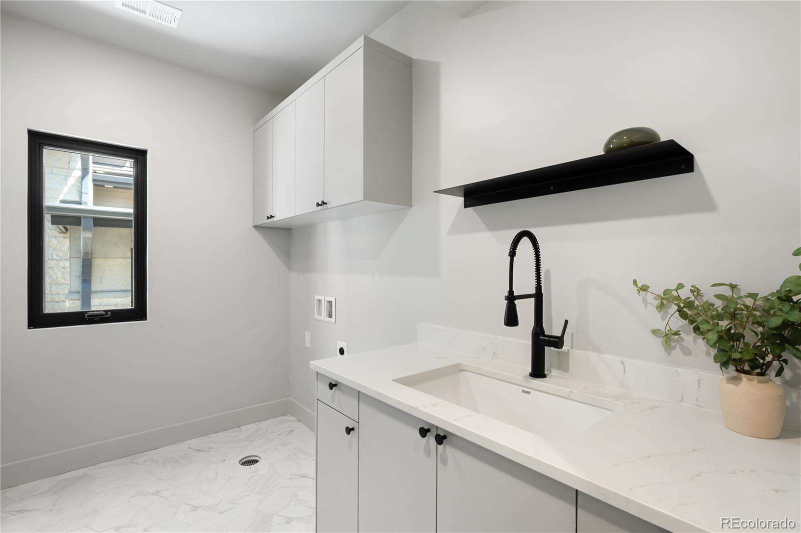 MLS Image #27 for 417 n madison street,denver, Colorado