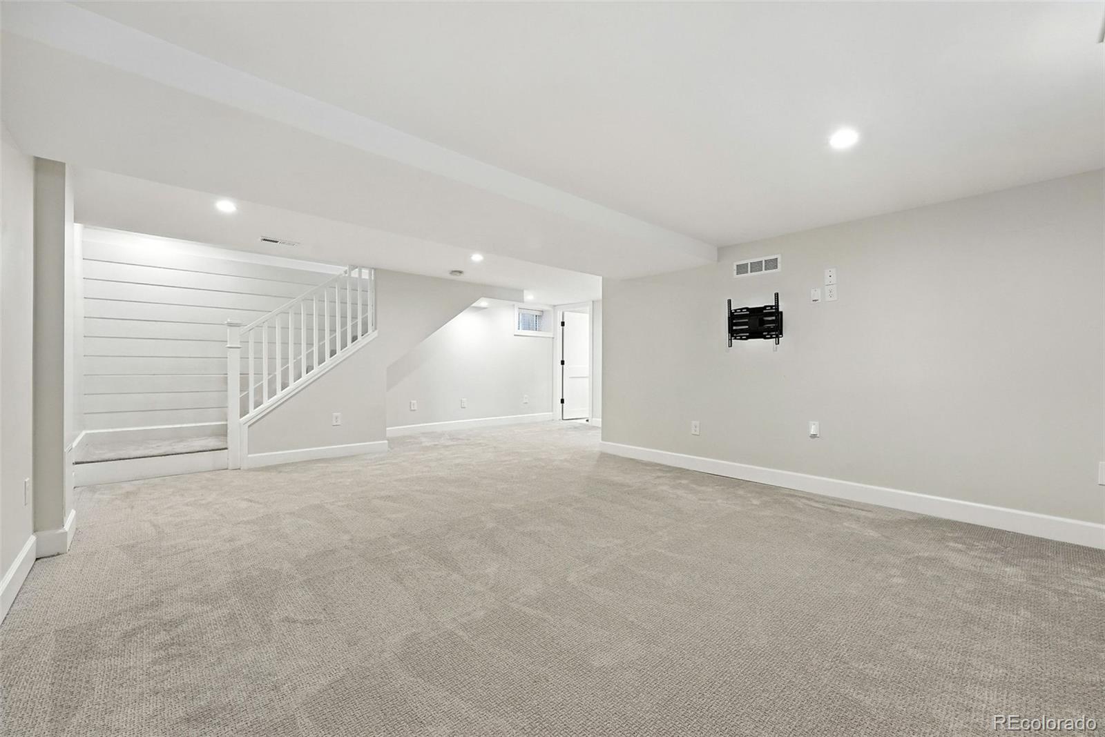 MLS Image #36 for 474 s vine street,denver, Colorado