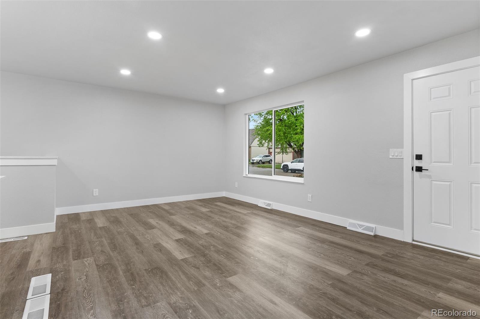 MLS Image #3 for 4672 s lewiston way,aurora, Colorado