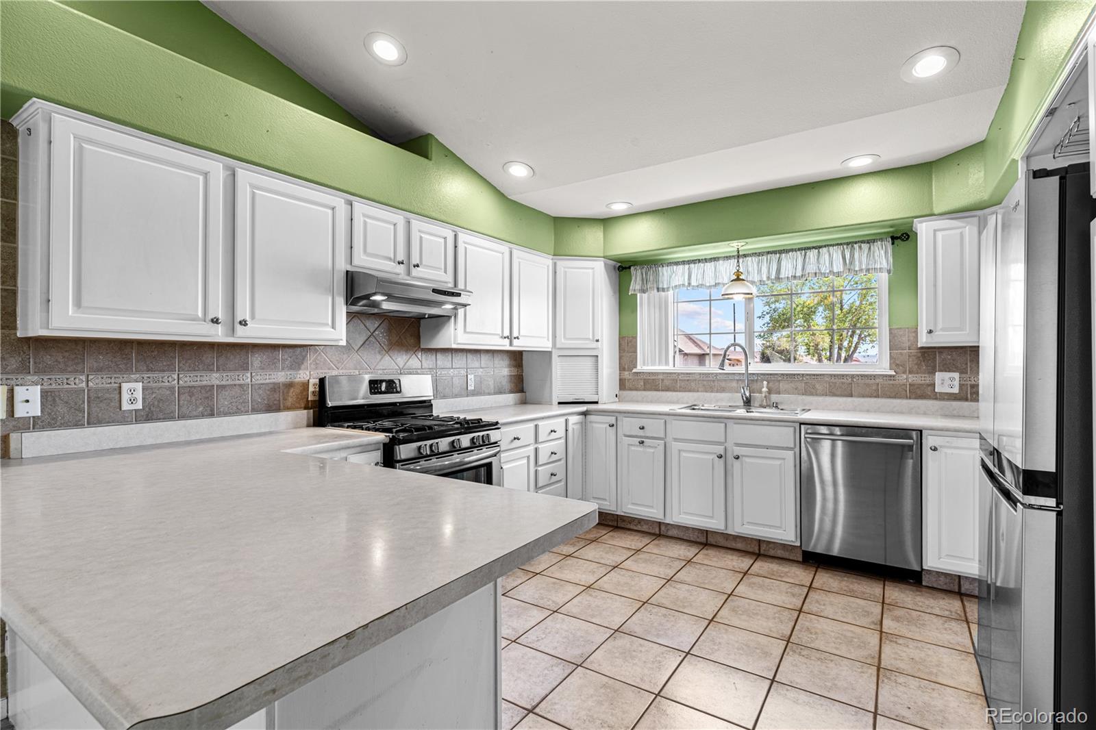 MLS Image #2 for 465 w palmer lake drive,pueblo, Colorado