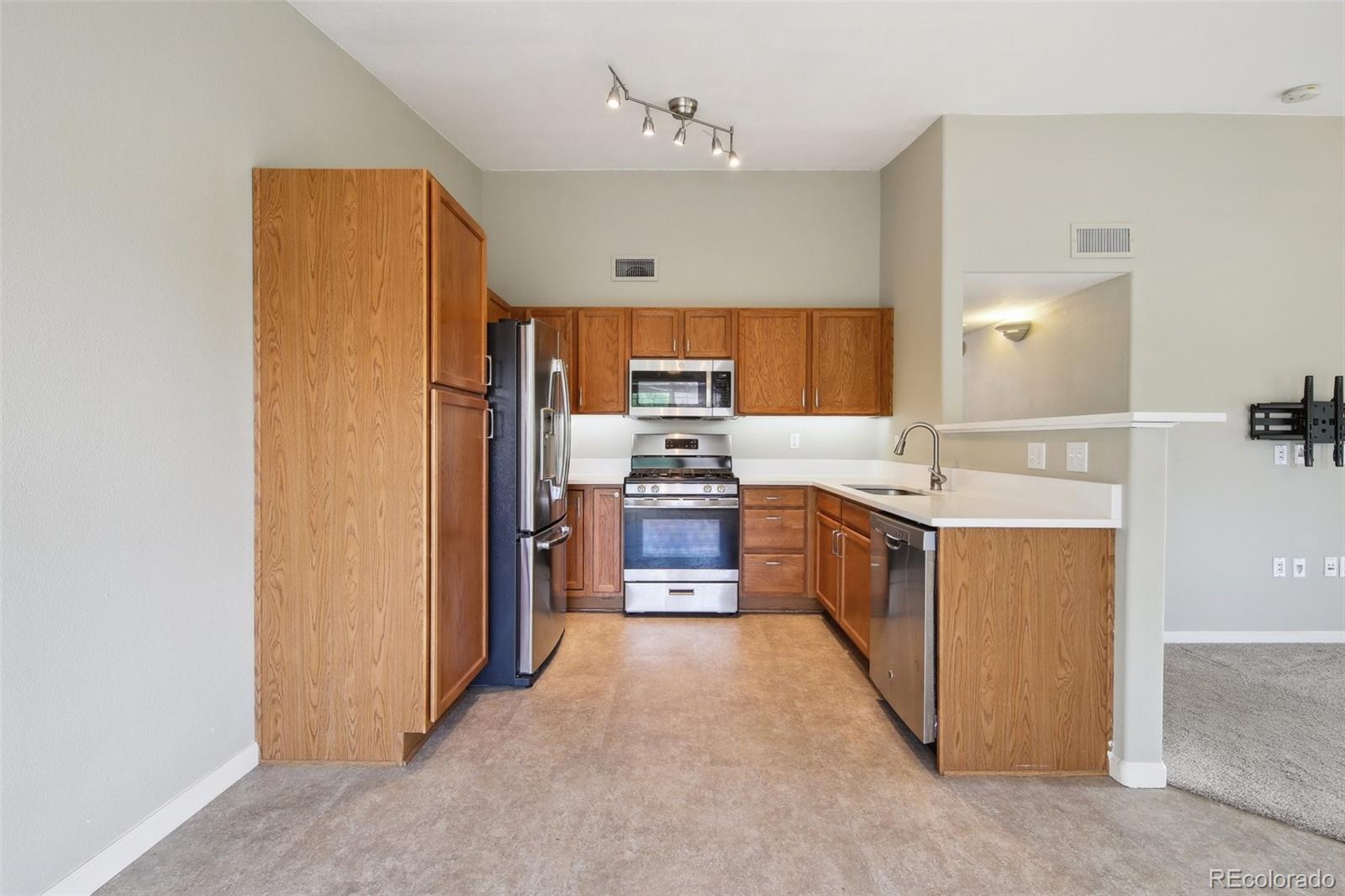 MLS Image #6 for 8775 w berry avenue,littleton, Colorado