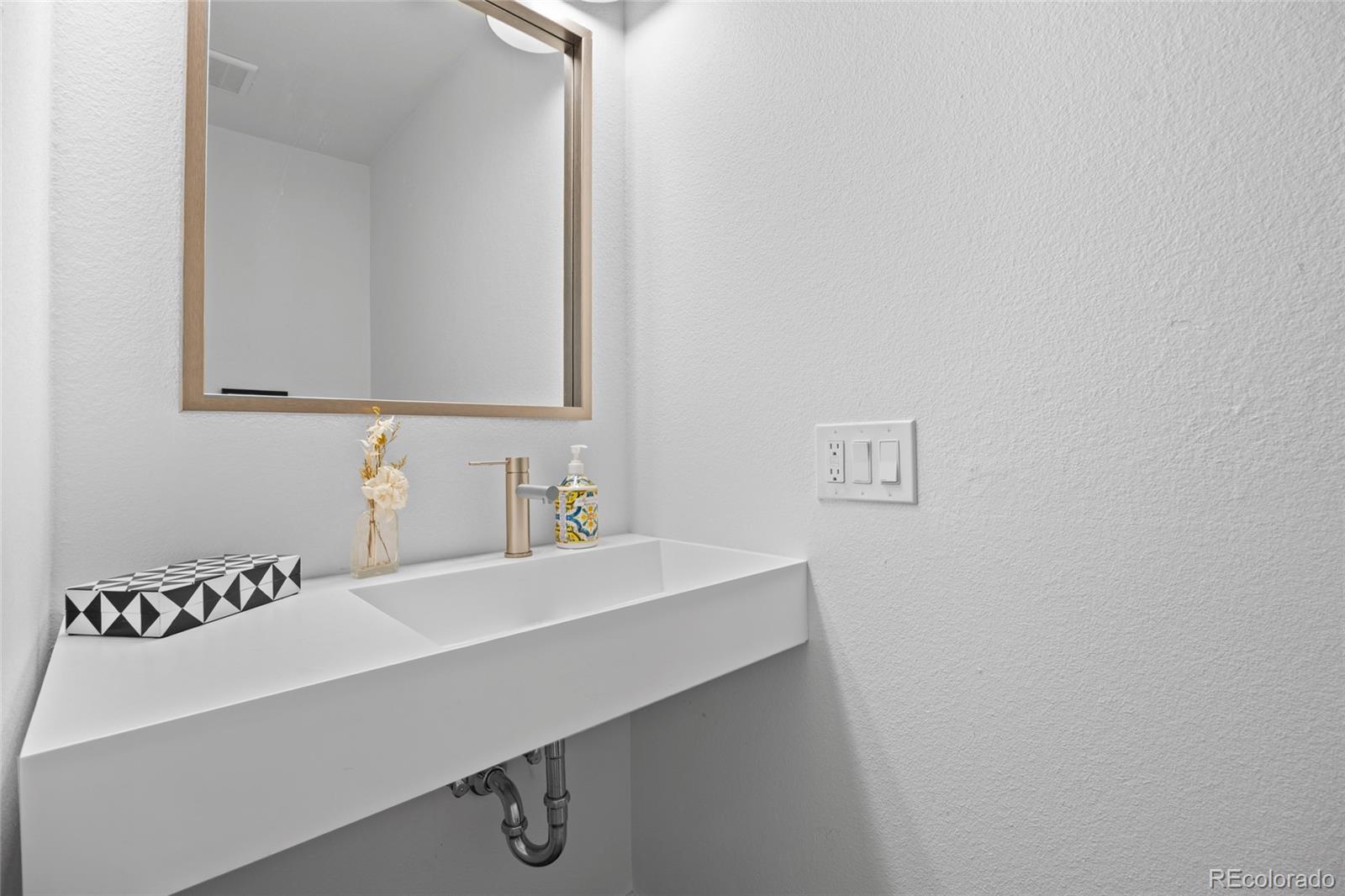 MLS Image #22 for 5853 s havana court,englewood, Colorado