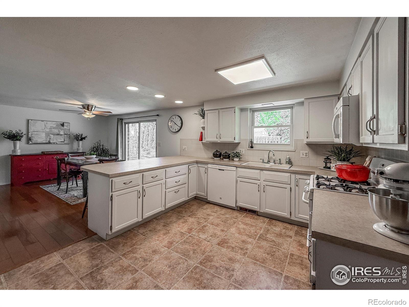 MLS Image #10 for 1005  cimmeron drive,loveland, Colorado