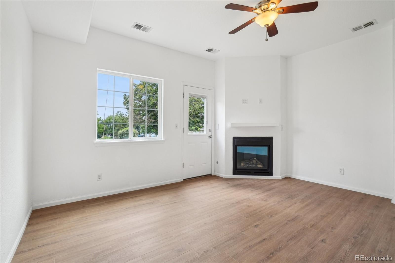 MLS Image #5 for 2253  coronado pkyn ,denver, Colorado