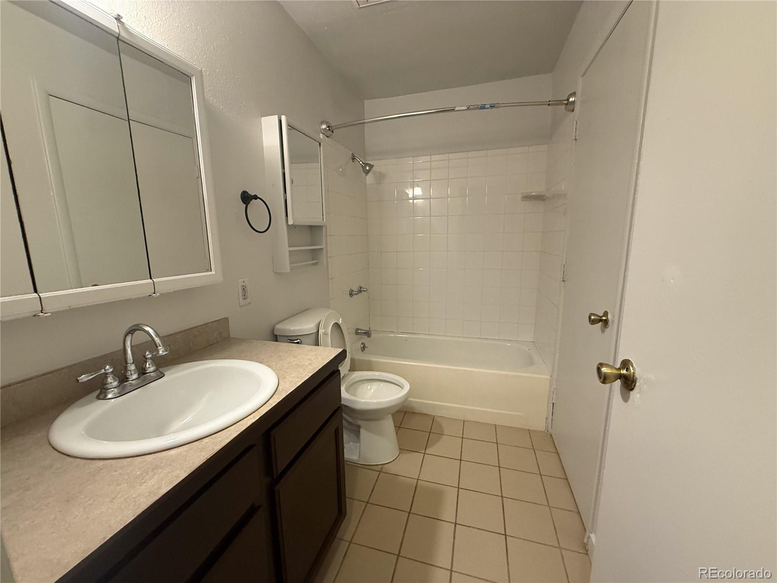 MLS Image #11 for 2261 s buckley road,aurora, Colorado