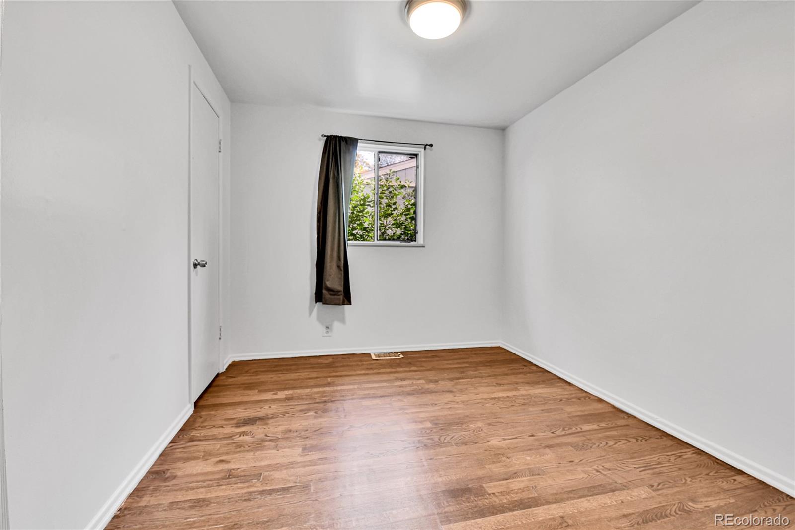 MLS Image #13 for 4155 s lipan street,englewood, Colorado