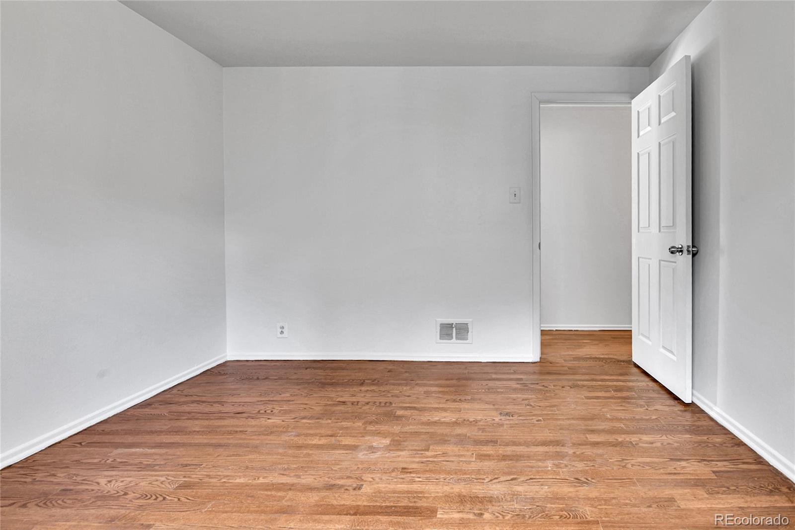 MLS Image #15 for 4155 s lipan street,englewood, Colorado