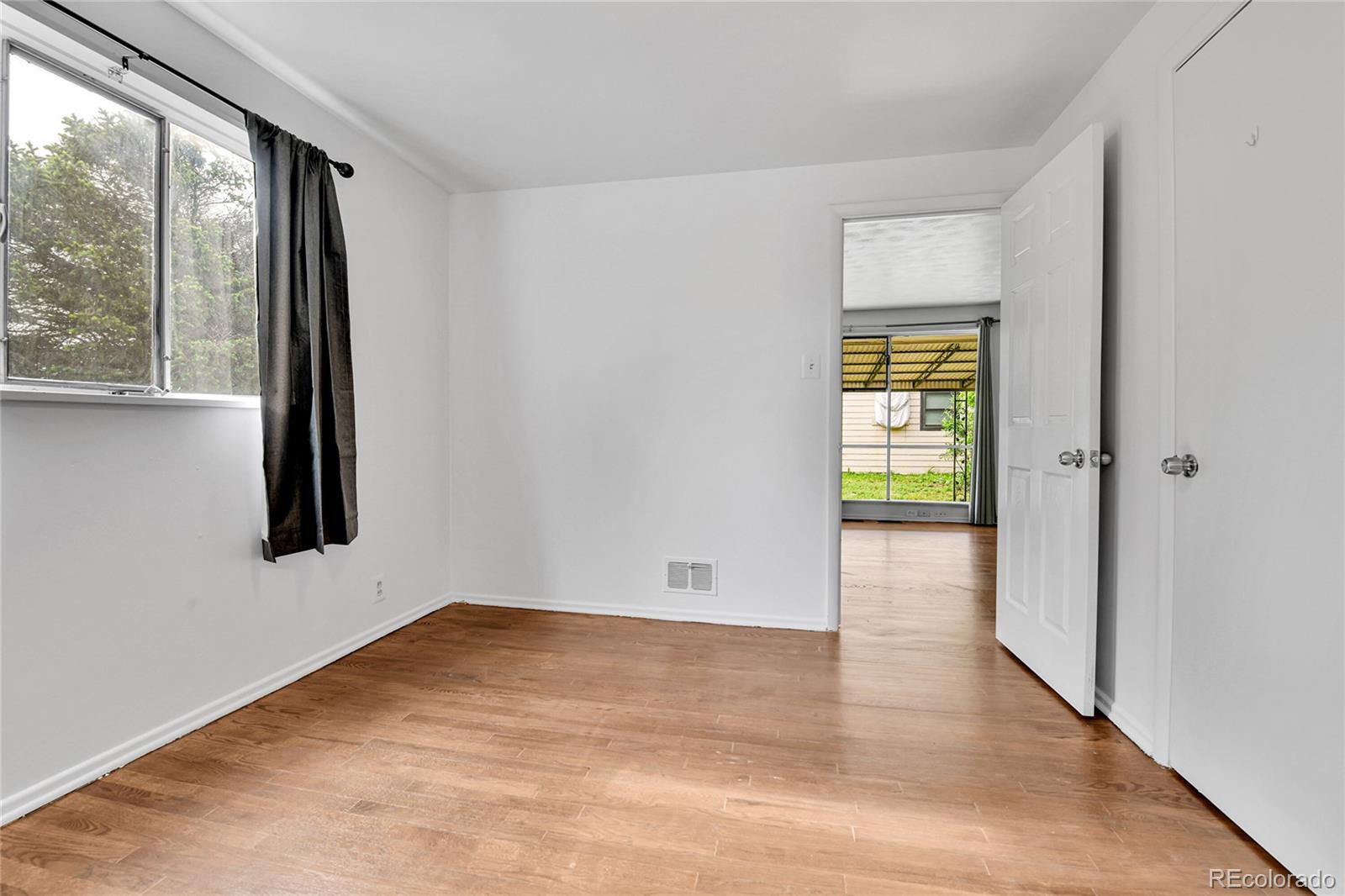 MLS Image #16 for 4155 s lipan street,englewood, Colorado