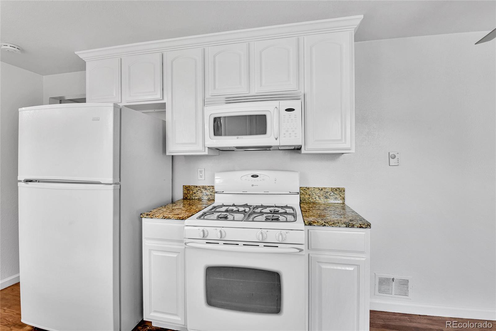 MLS Image #7 for 4155 s lipan street,englewood, Colorado