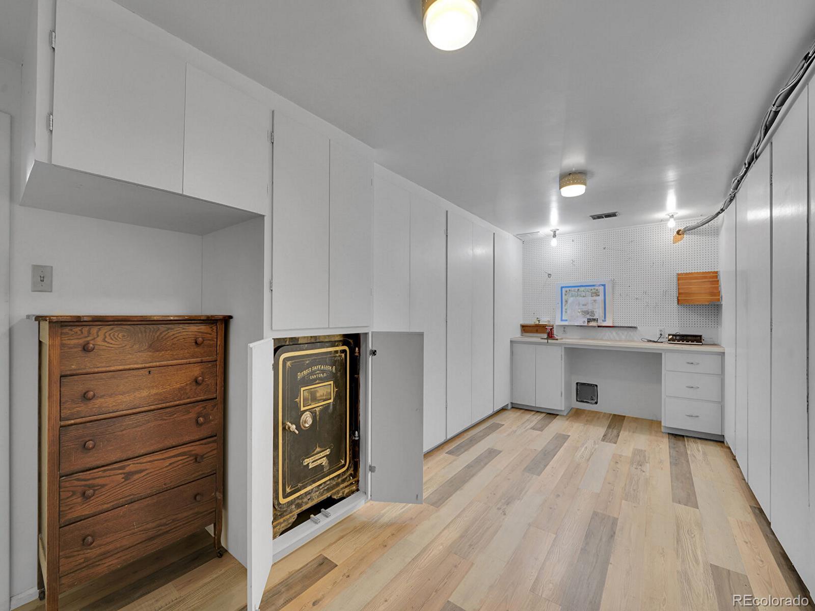MLS Image #11 for 595 w lake avenue,littleton, Colorado