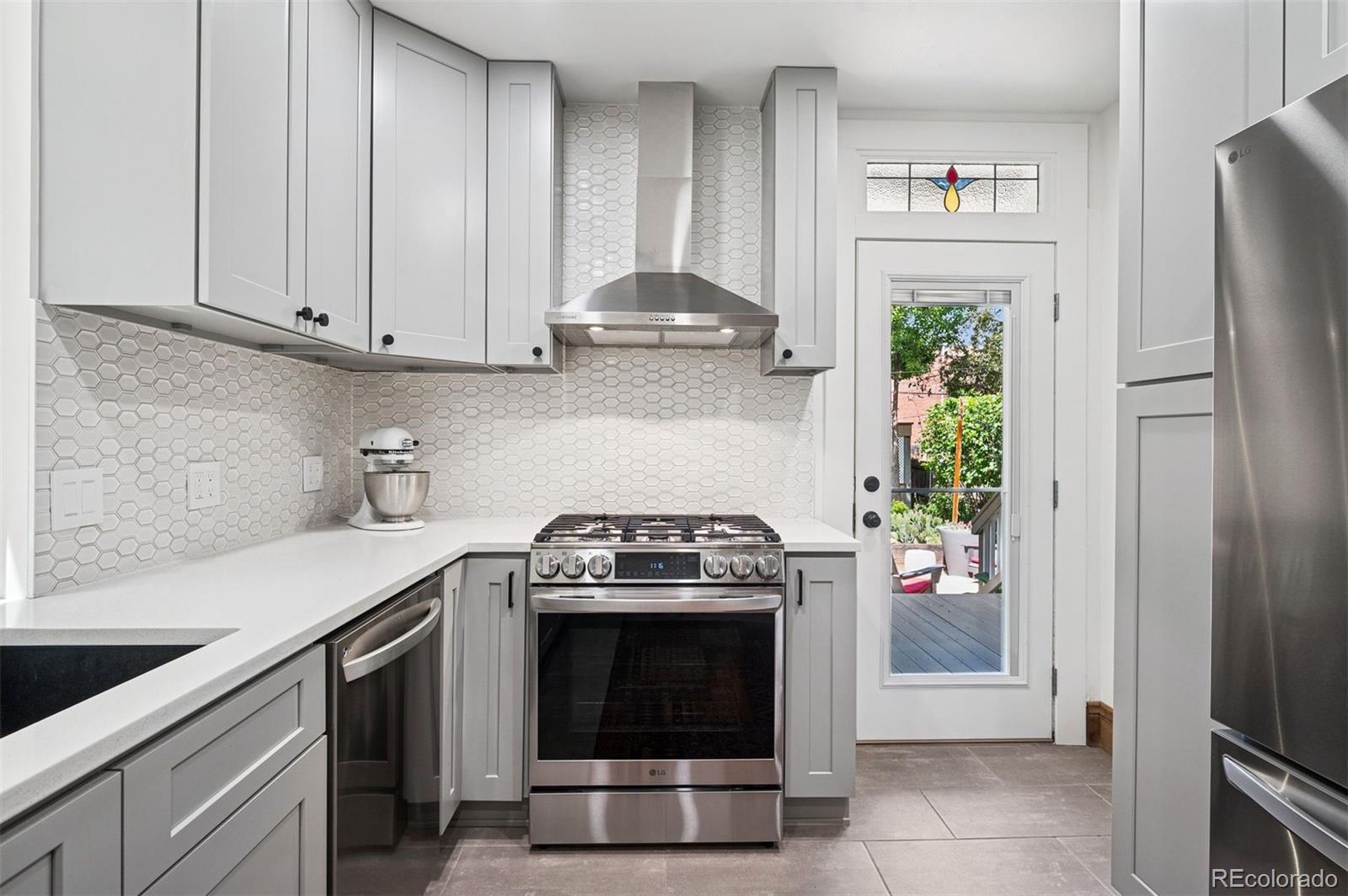 MLS Image #14 for 1007 n ogden street,denver, Colorado