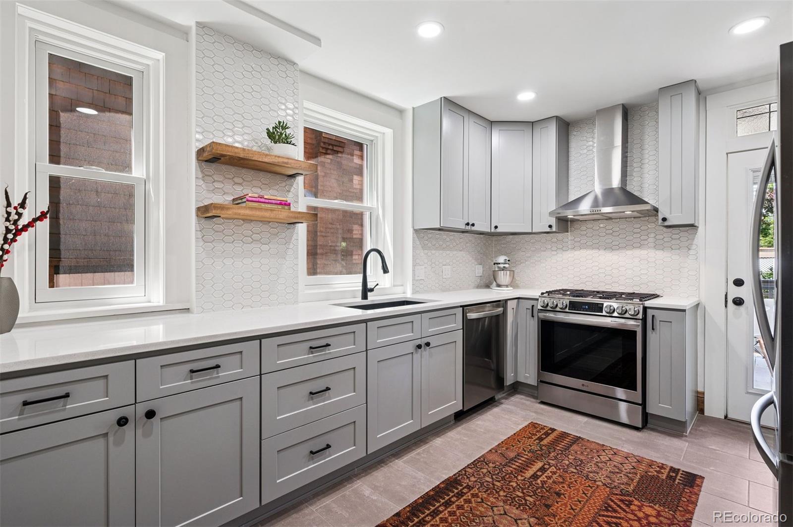 MLS Image #4 for 1007 n ogden street,denver, Colorado