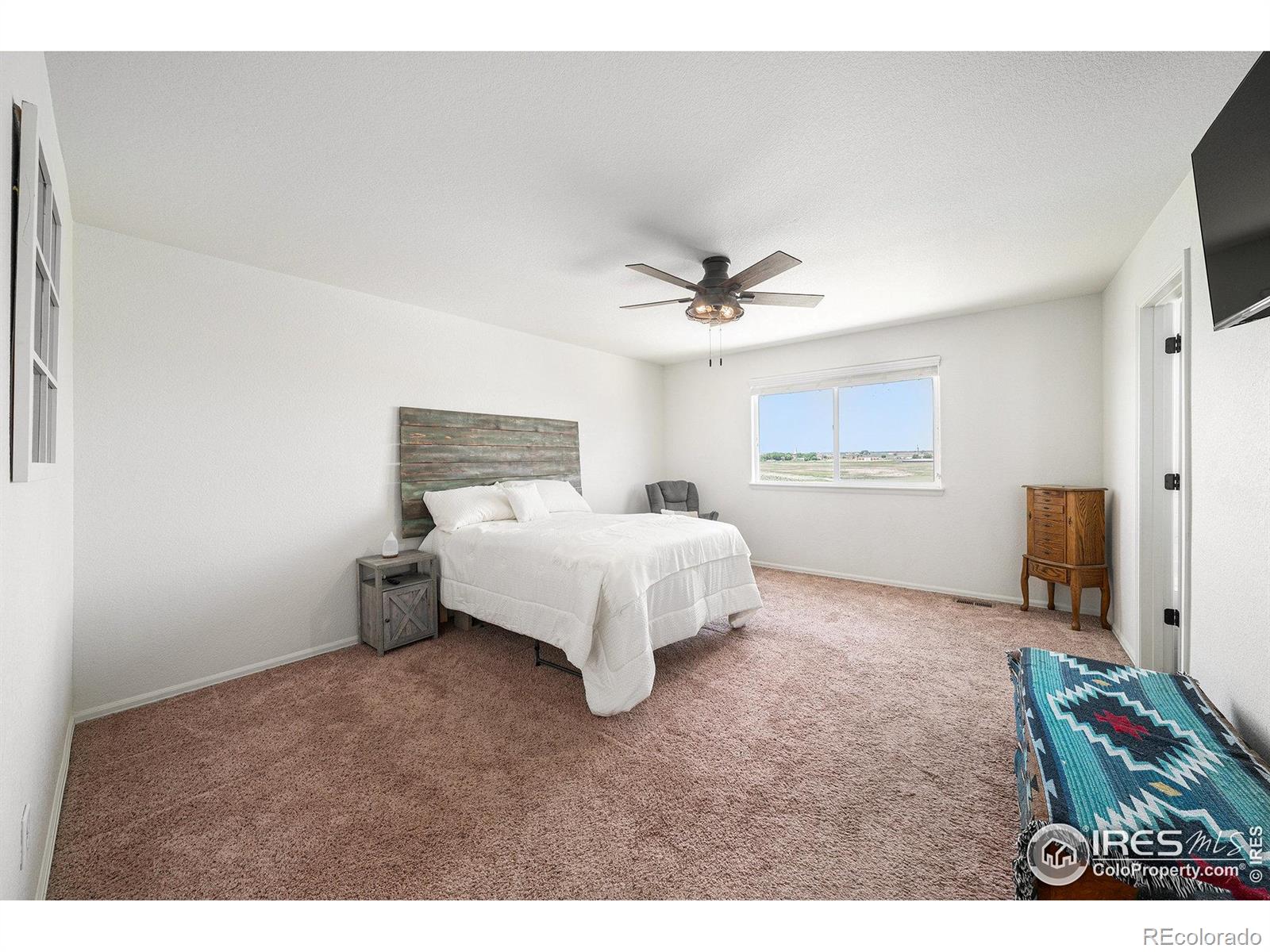 MLS Image #10 for 993  dove hill road,la salle, Colorado