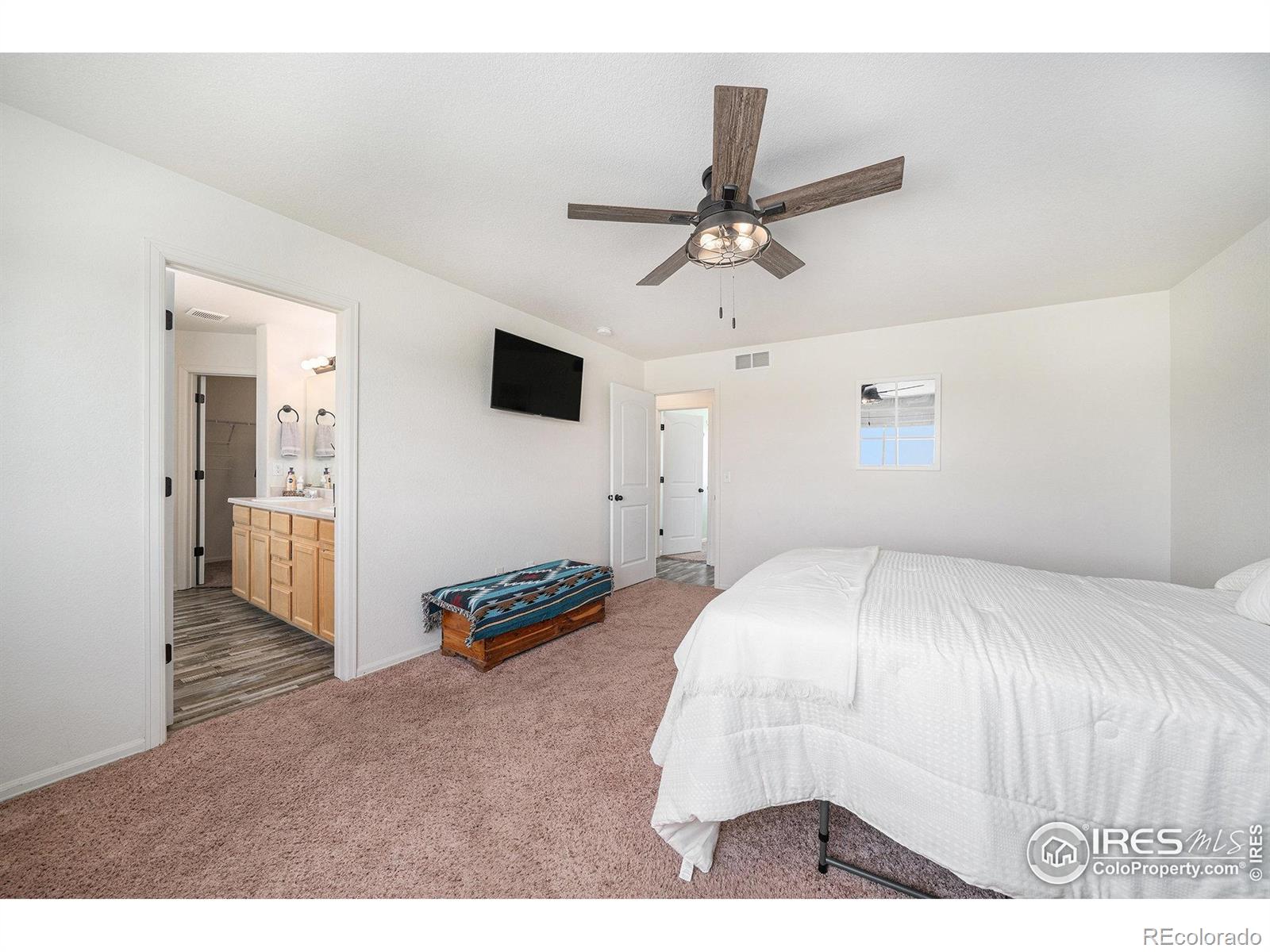 MLS Image #11 for 993  dove hill road,la salle, Colorado