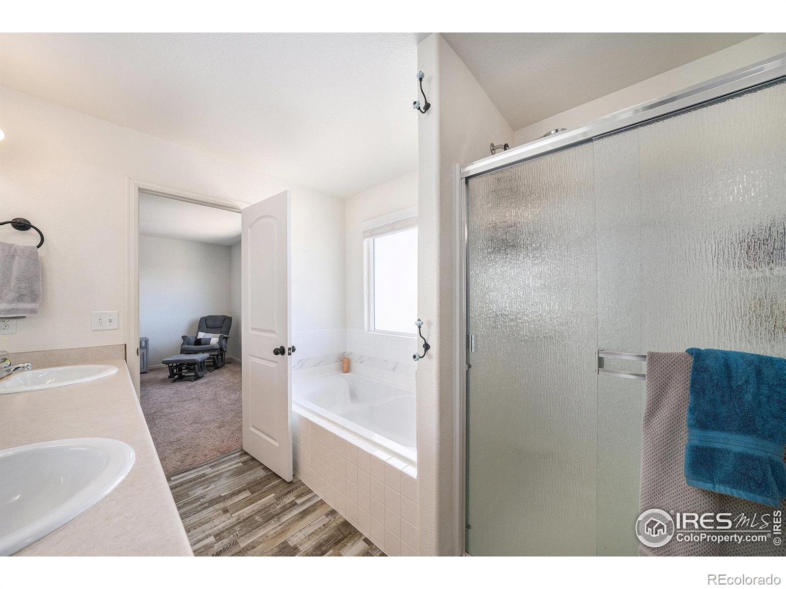 MLS Image #12 for 993  dove hill road,la salle, Colorado