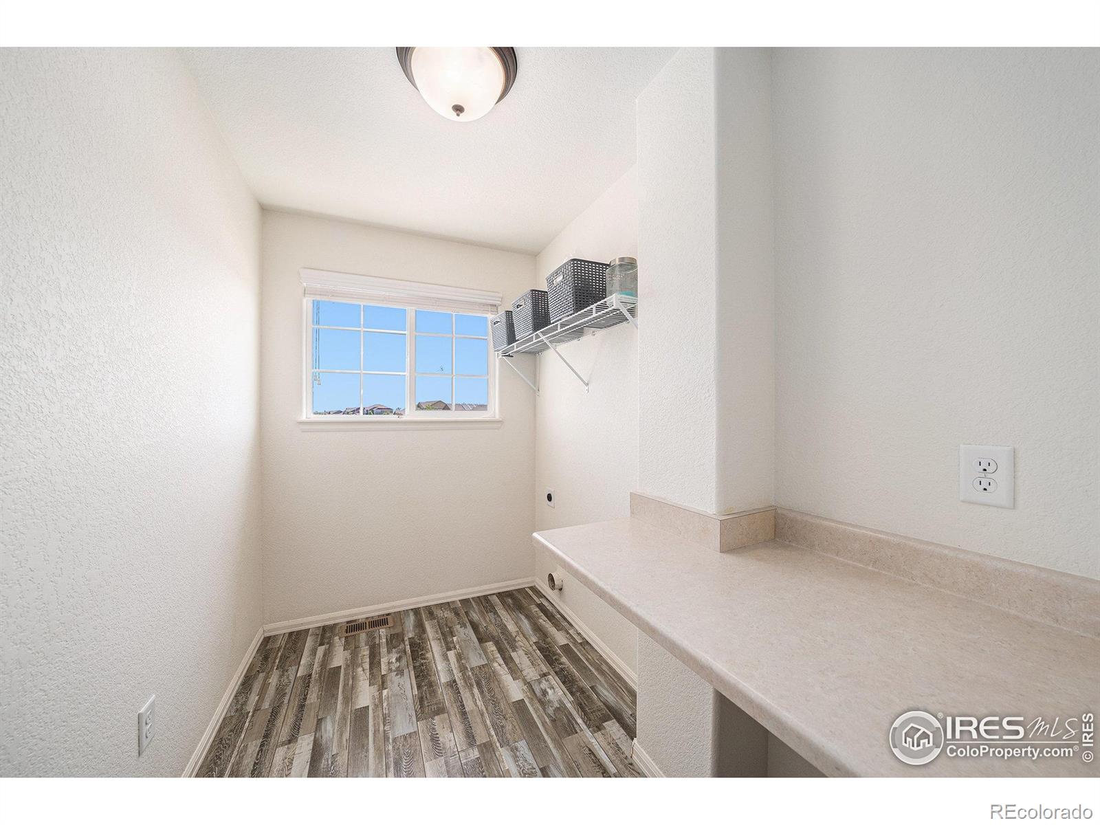 MLS Image #14 for 993  dove hill road,la salle, Colorado