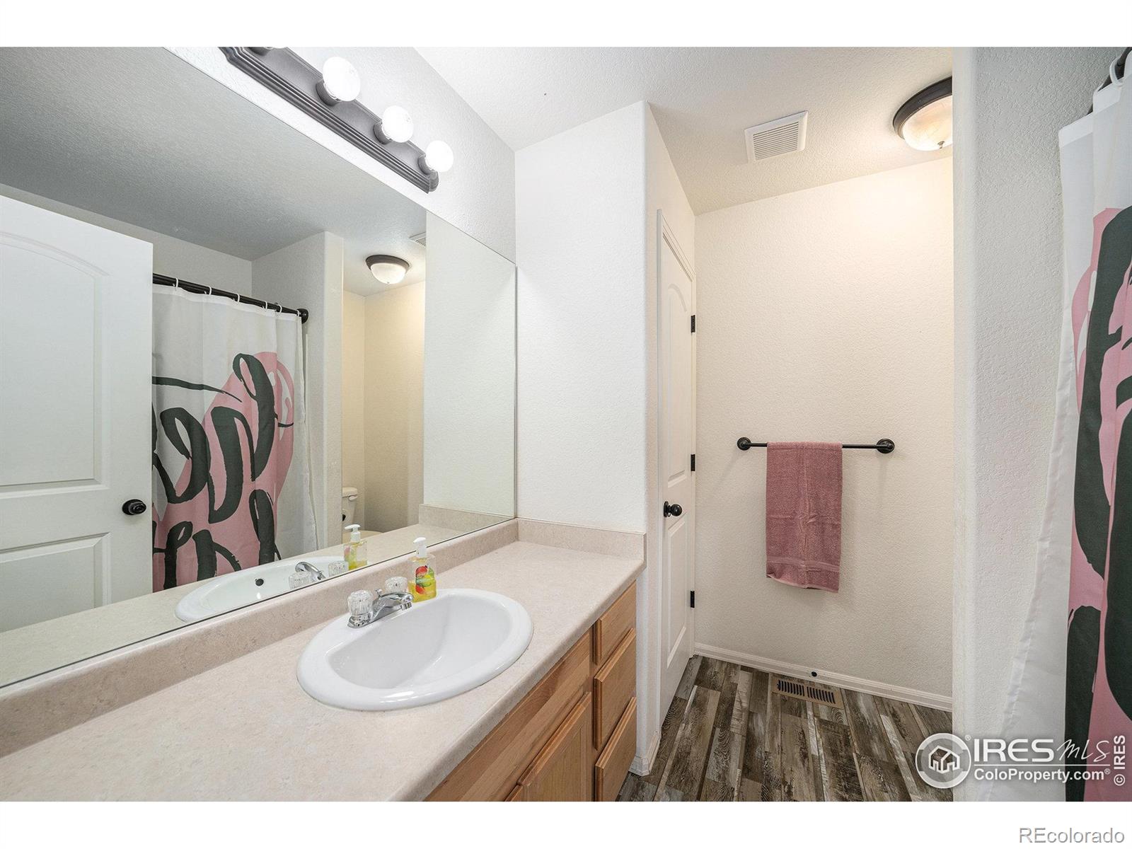 MLS Image #16 for 993  dove hill road,la salle, Colorado