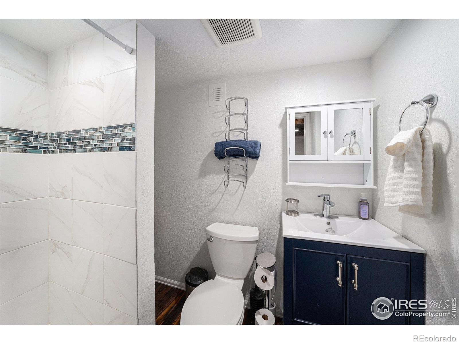 MLS Image #18 for 993  dove hill road,la salle, Colorado