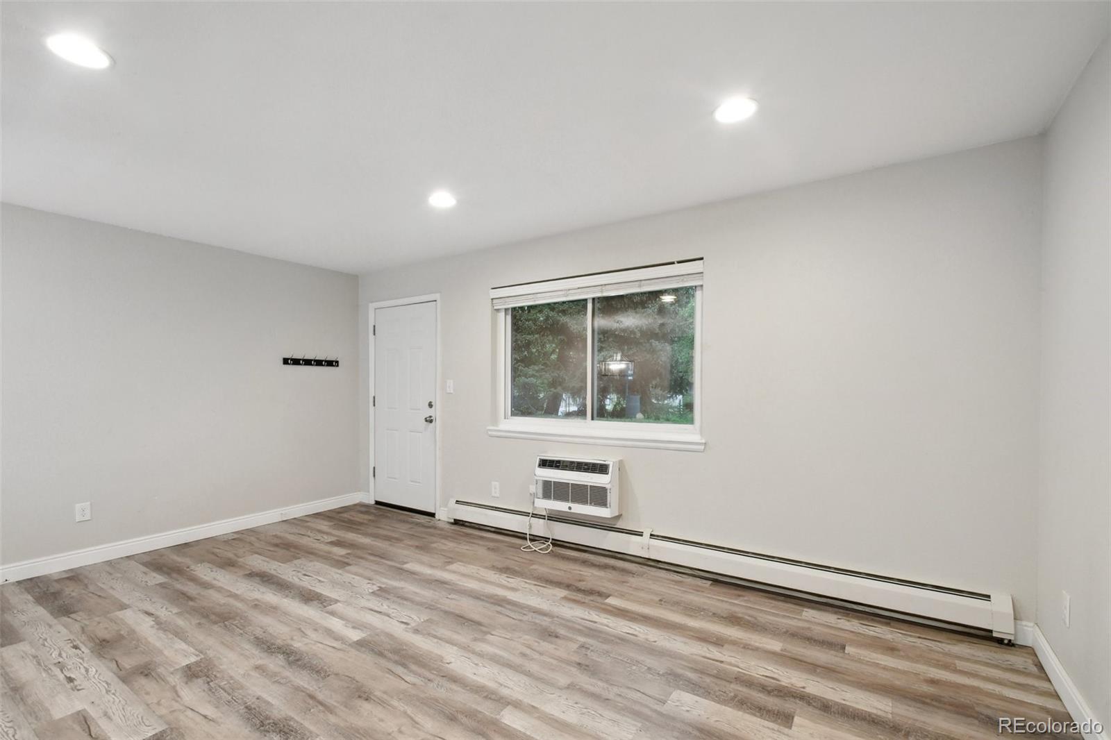 MLS Image #8 for 5875 e iliff avenue,denver, Colorado