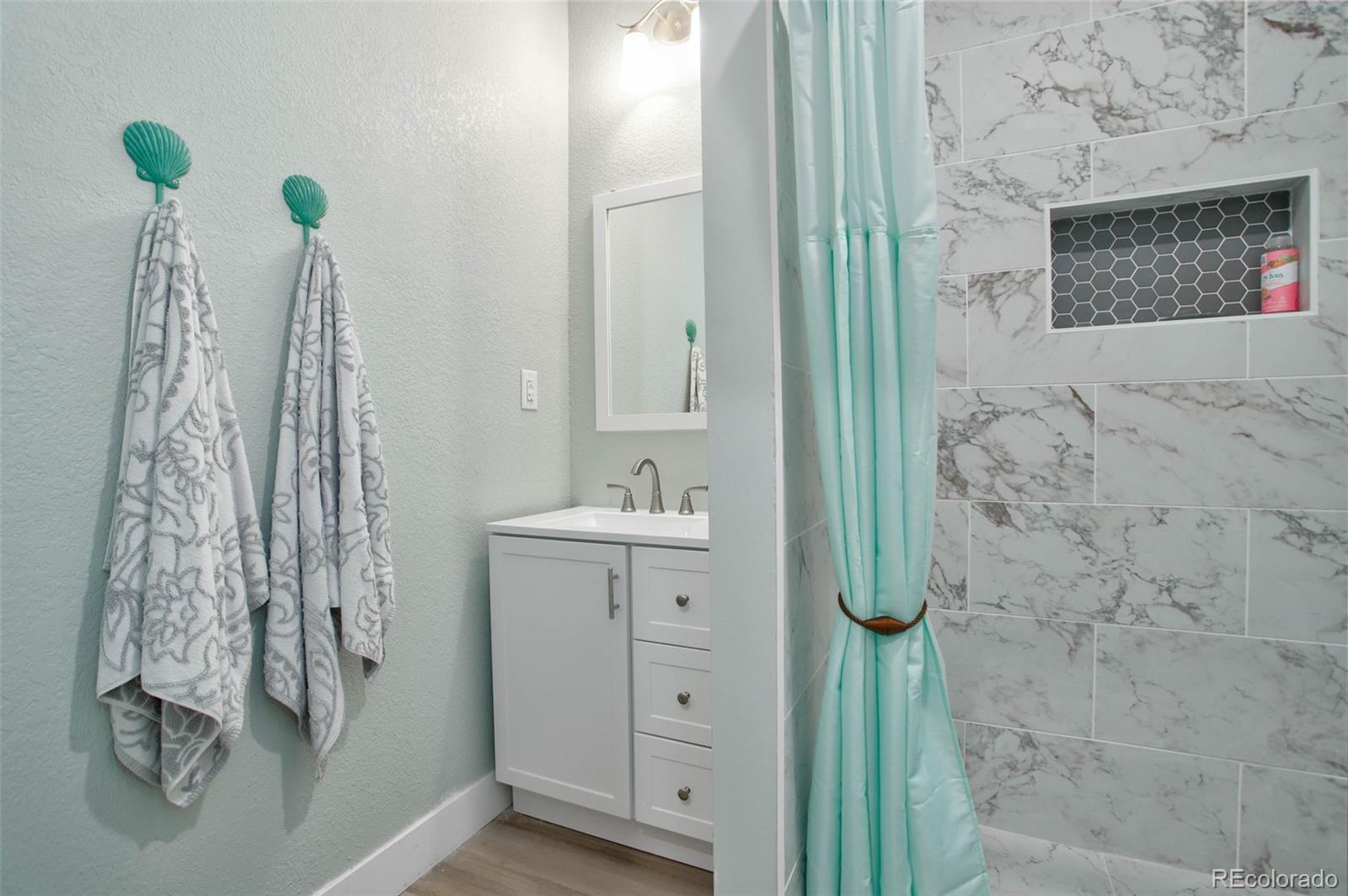 MLS Image #18 for 9 n waterloo street,aurora, Colorado