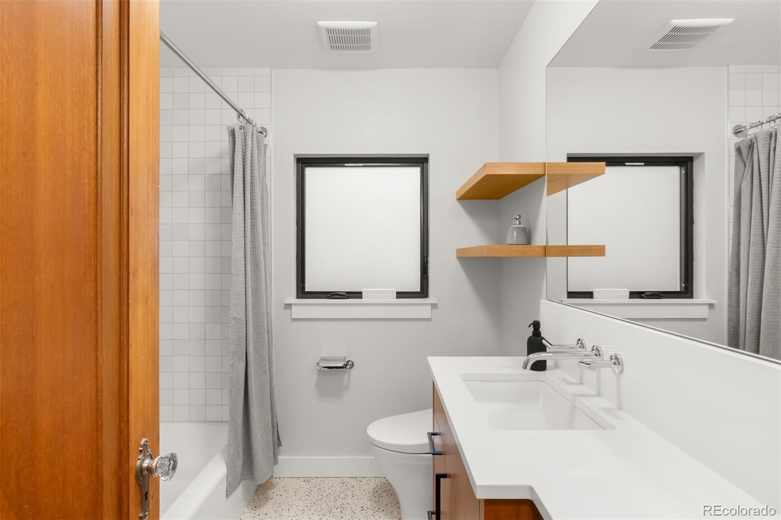 MLS Image #18 for 840 s gaylord street,denver, Colorado