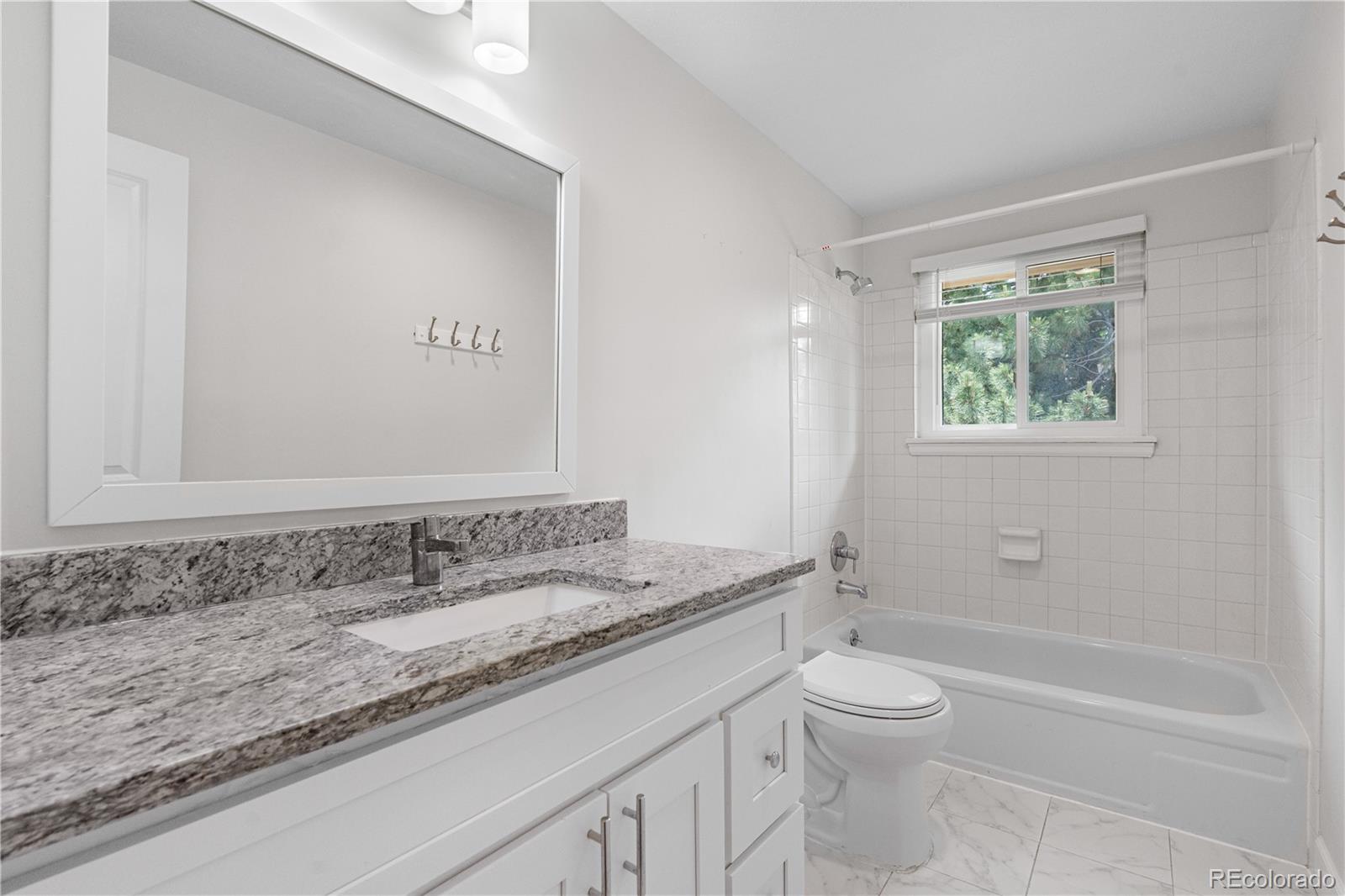 MLS Image #14 for 10724 e maplewood place,englewood, Colorado