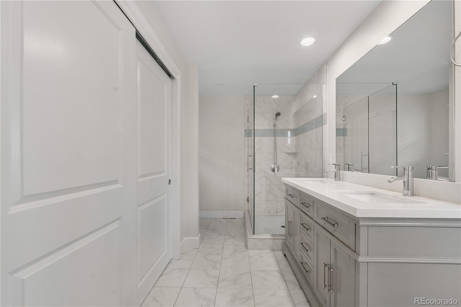 MLS Image #18 for 10724 e maplewood place,englewood, Colorado