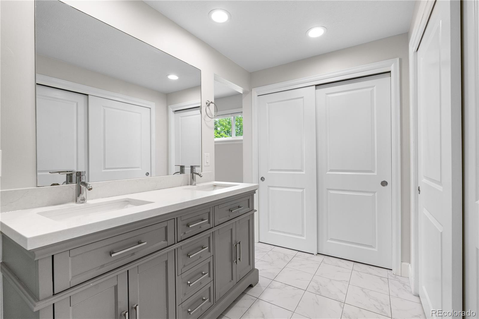 MLS Image #19 for 10724 e maplewood place,englewood, Colorado