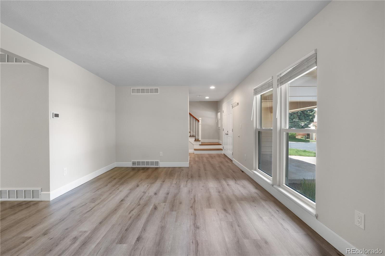 MLS Image #5 for 10724 e maplewood place,englewood, Colorado