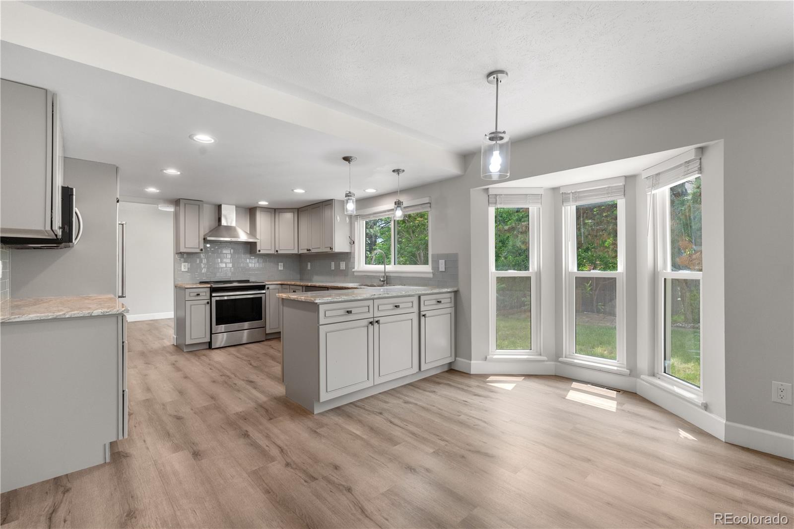 MLS Image #7 for 10724 e maplewood place,englewood, Colorado