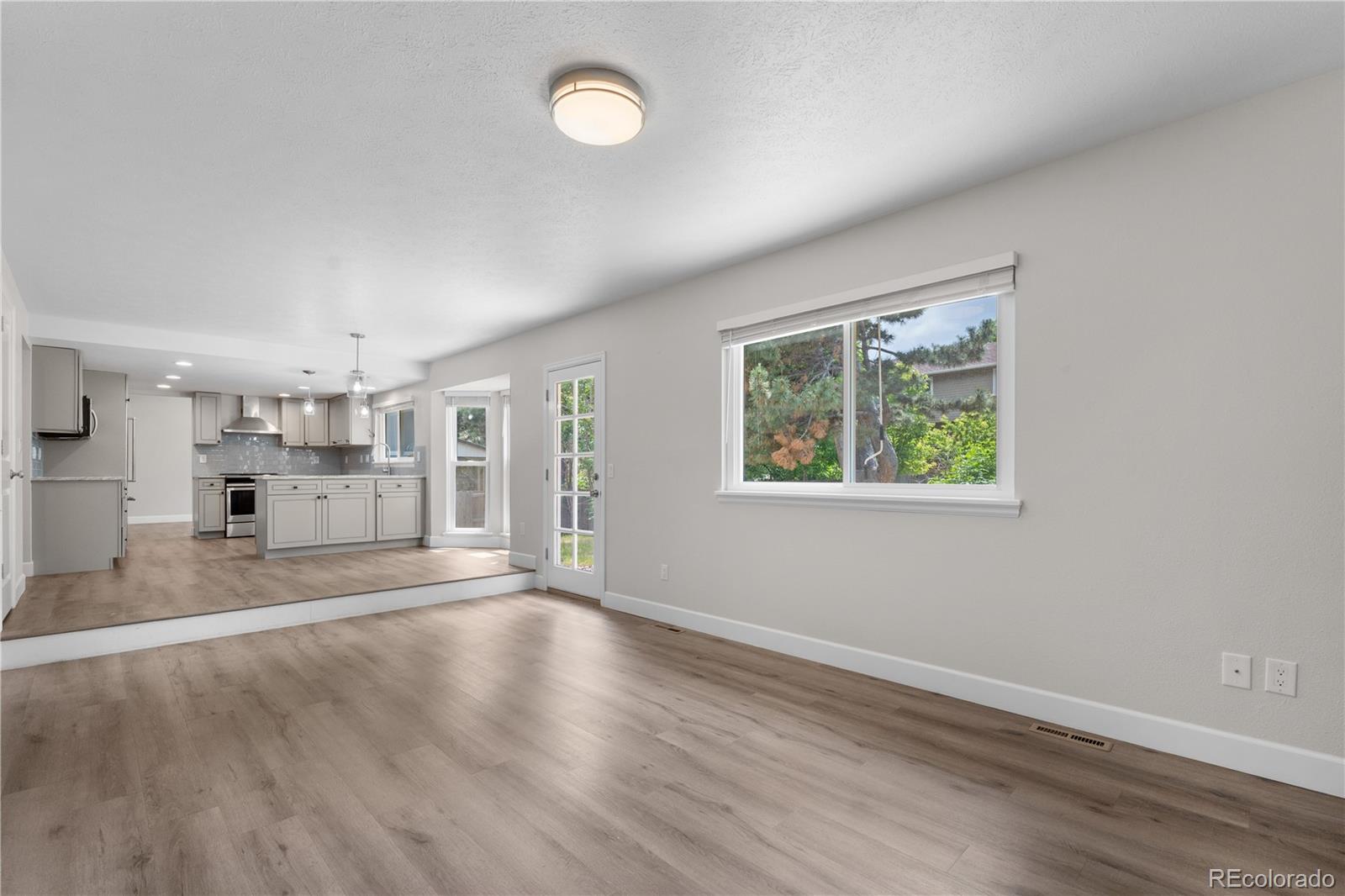 MLS Image #9 for 10724 e maplewood place,englewood, Colorado