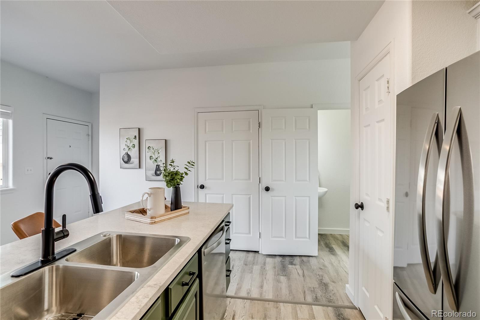 MLS Image #7 for 2642  devonshire court,denver, Colorado