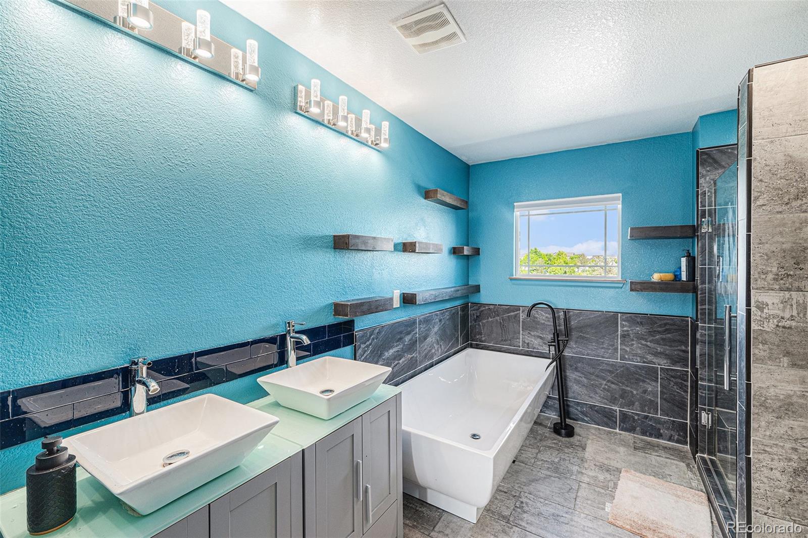 MLS Image #17 for 6147 n flanders street,aurora, Colorado