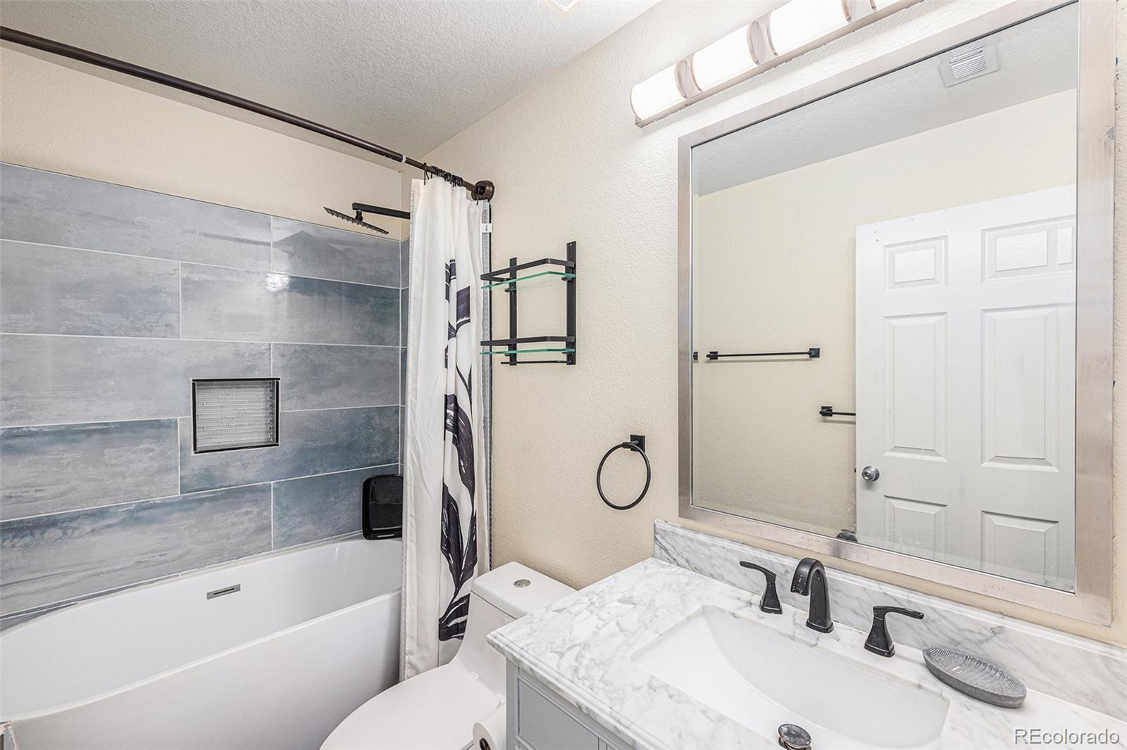 MLS Image #20 for 6147 n flanders street,aurora, Colorado