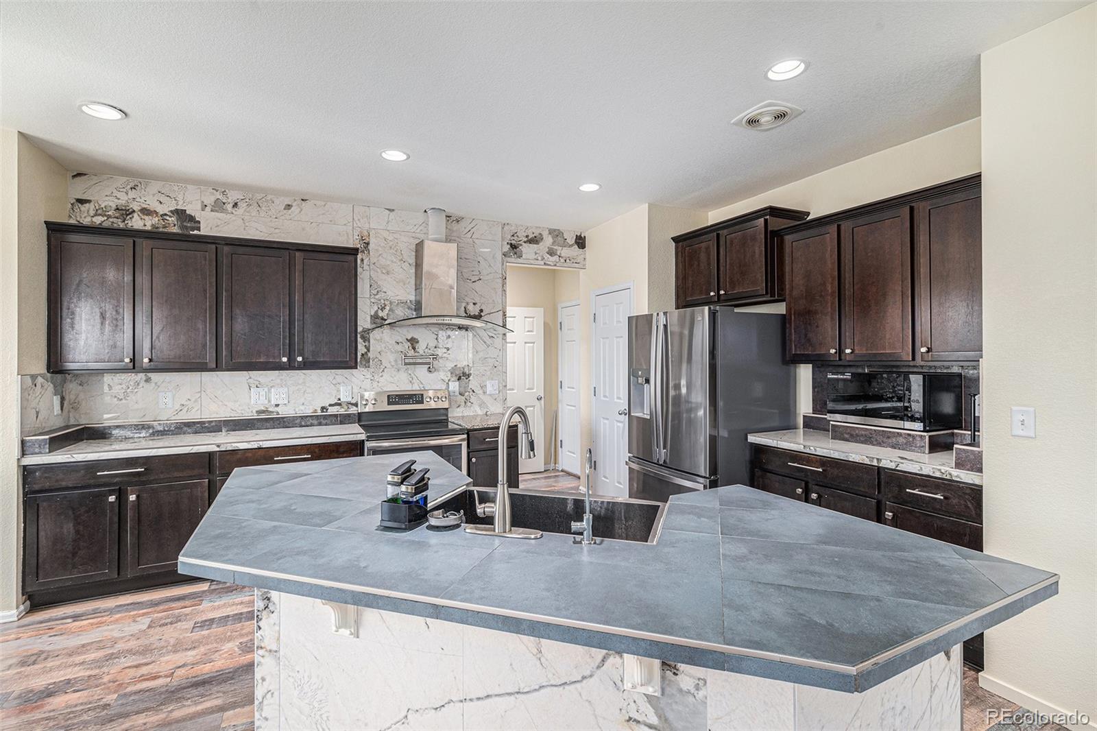 MLS Image #3 for 6147 n flanders street,aurora, Colorado