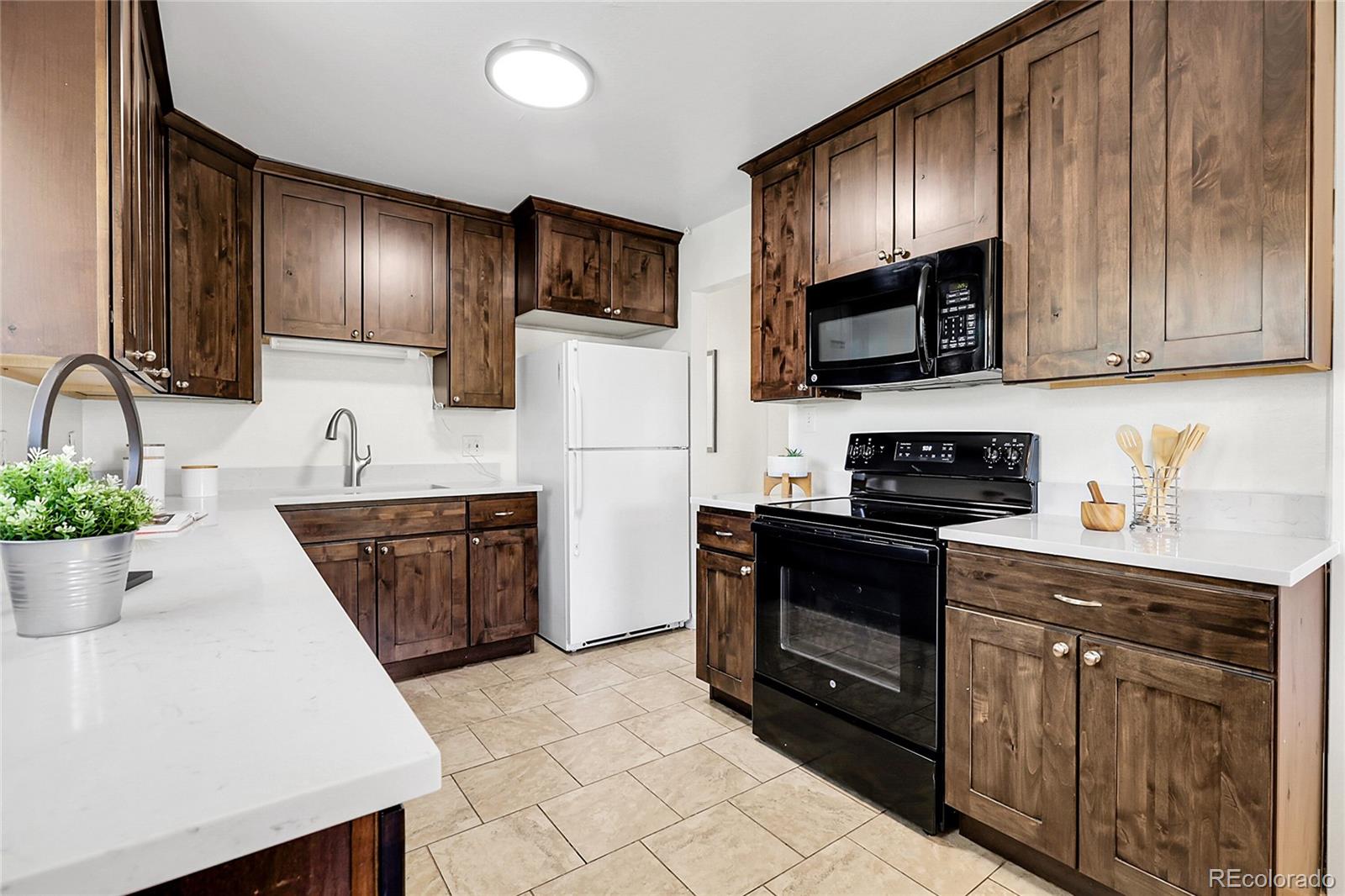 MLS Image #5 for 797 w briarwood avenue,littleton, Colorado
