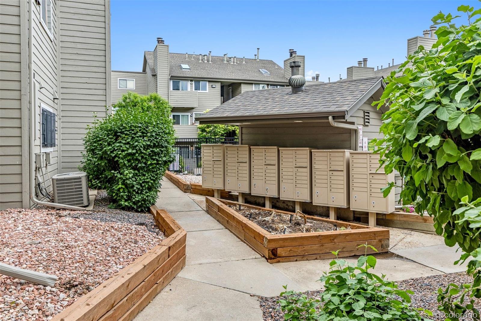 MLS Image #23 for 3100 s federal boulevard,denver, Colorado