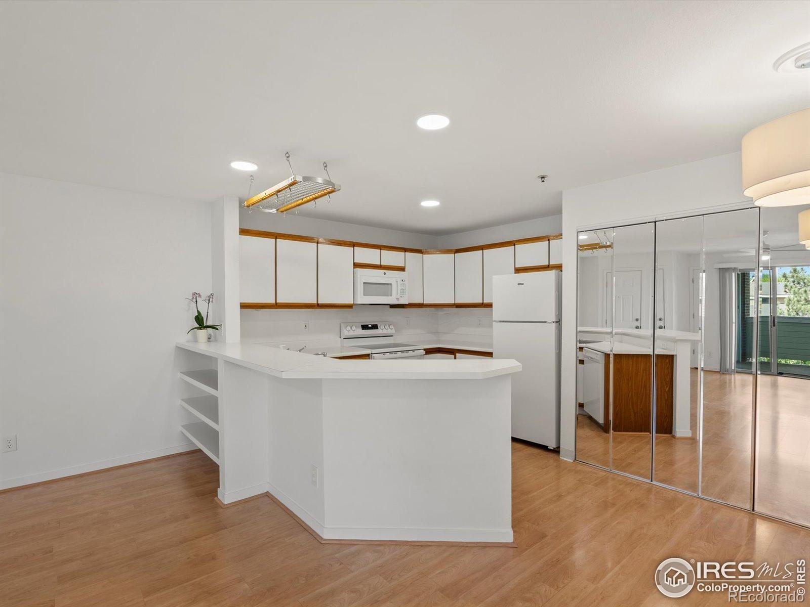 MLS Image #7 for 33 s boulder circle,boulder, Colorado