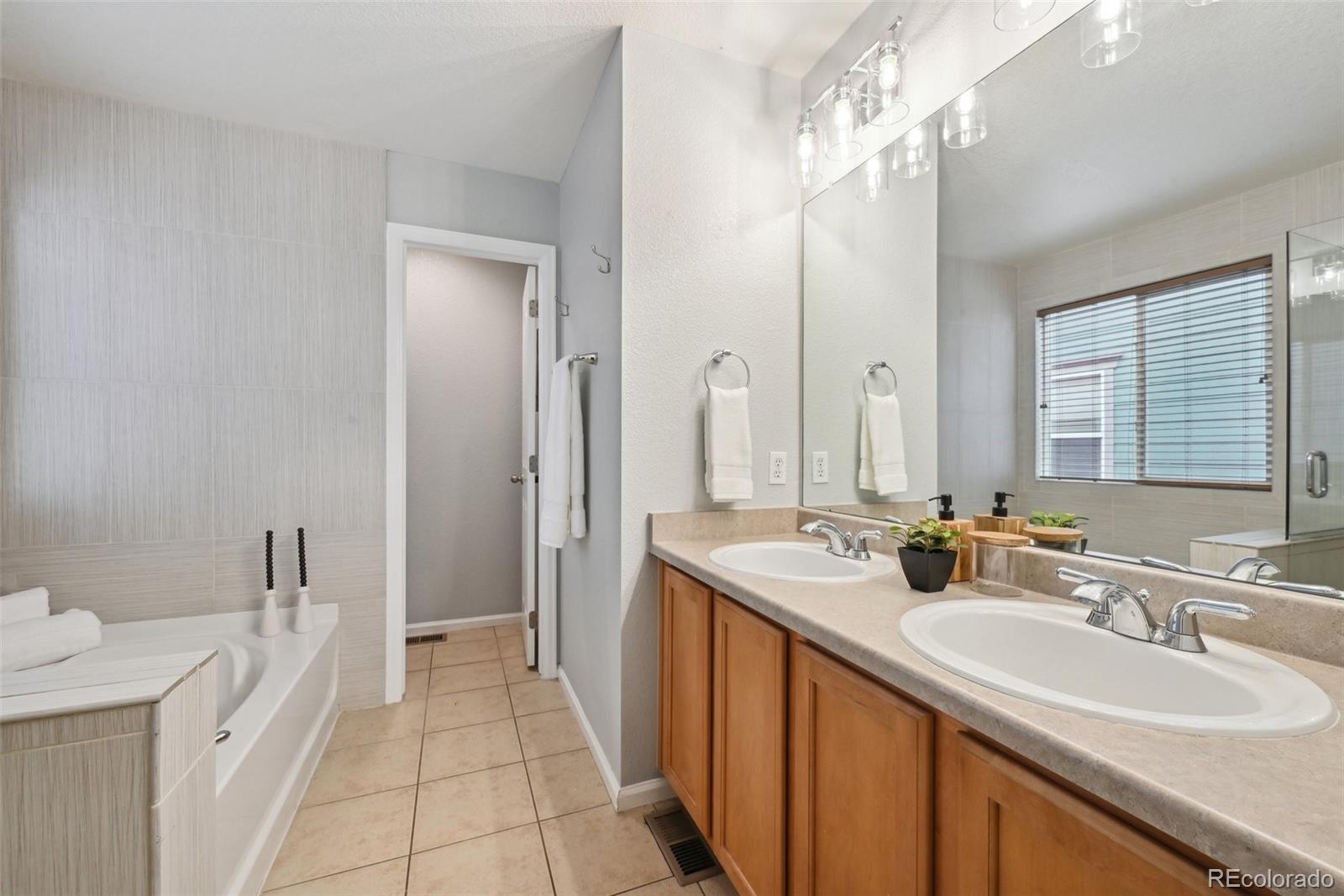 MLS Image #17 for 2813  central park boulevard,denver, Colorado